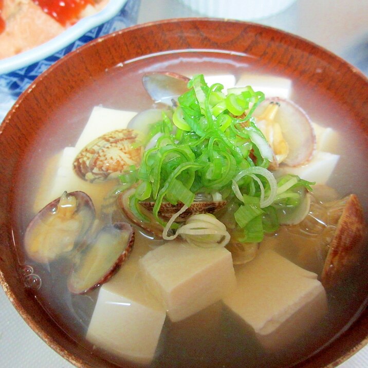 豆腐とアサリのお吸い物